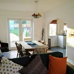Lovely, Perfectly Situated Townhouse.