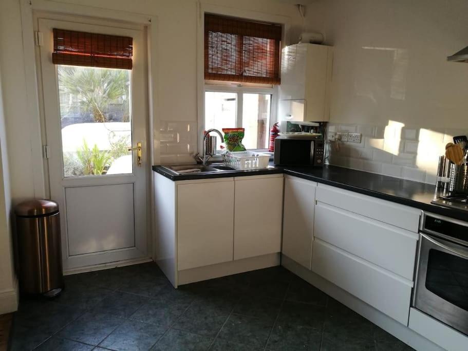 Lovely, Perfectly Situated Townhouse. Holiday home